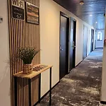 Le Valois, Centre Hotel