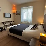 Le Valois, Centre Hotel