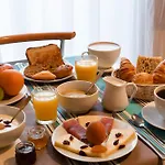 Le Valois, Centre Hotel 3*