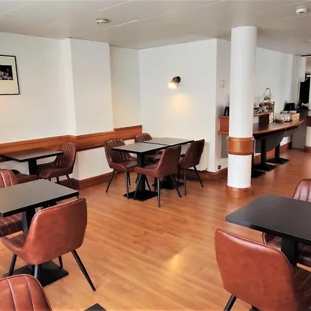 Le Valois, Centre 酒店