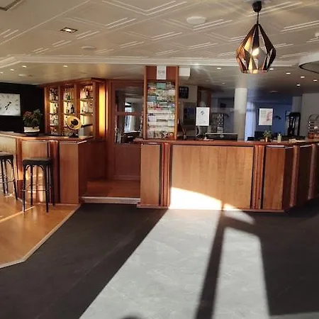 Le Valois, Centre Hotel 3*