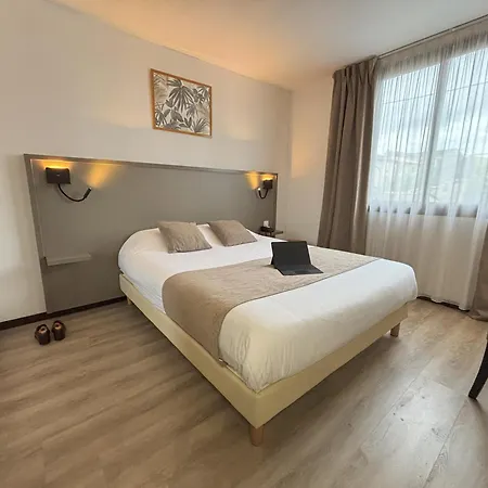 Le Valois, Centre Hotel 3*