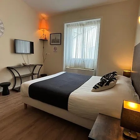 Le Valois, Centre Otel