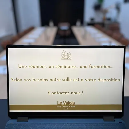 Le Valois, Centre Hotell