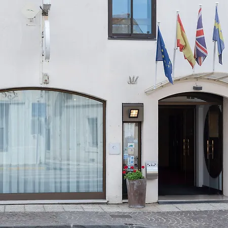 Le Valois, Centre 3* Коньяк