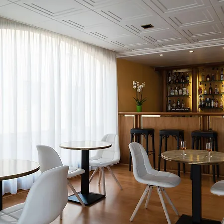 Hotel Le Valois, Centre