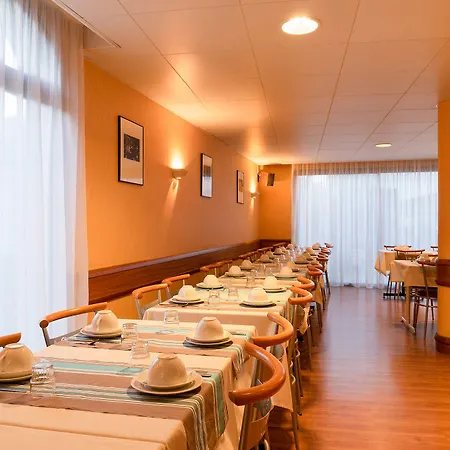 Le Valois, Centre Hotel