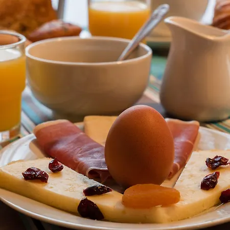 Отель Le Valois, Centre Коньяк