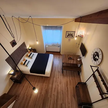 Le Valois, Centre Отель 3*