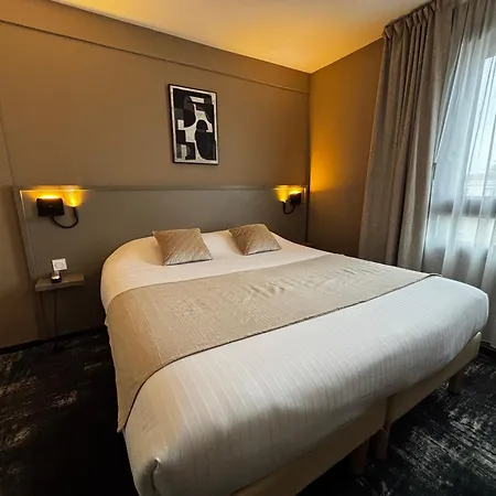 Otel Le Valois, Centre