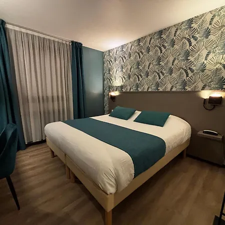 Otel Le Valois, Centre