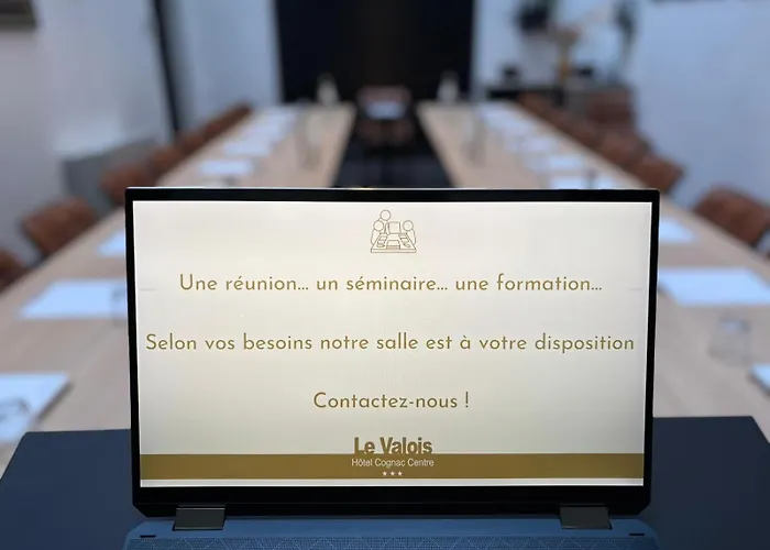 Le Valois, Centre Hotel