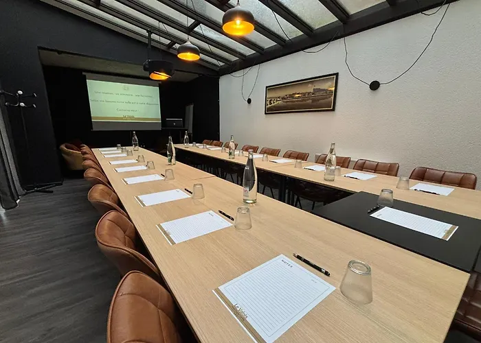 Le Valois, Centre Hotel 3*