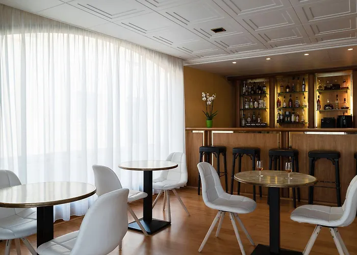 Hotel Le Valois, Centre