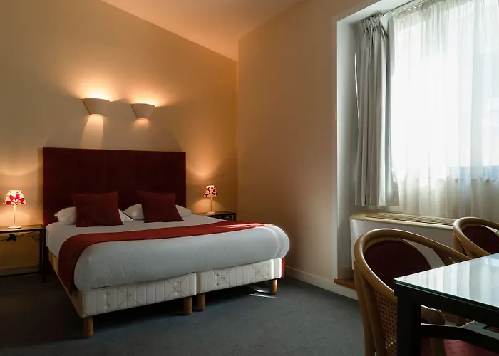 Le Valois, Centre Hotel