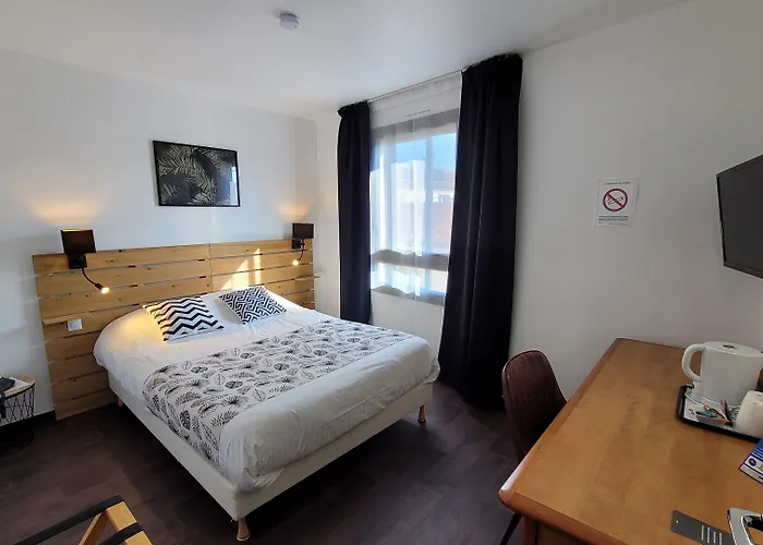 Le Valois, Centre Hotel