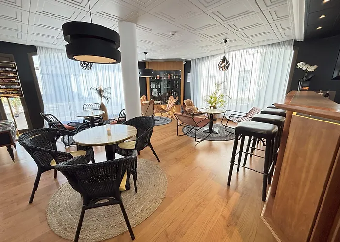 Le Valois, Centre Отель