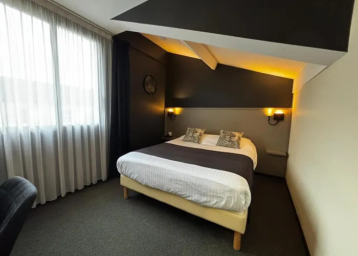 Le Valois, Centre Hotel